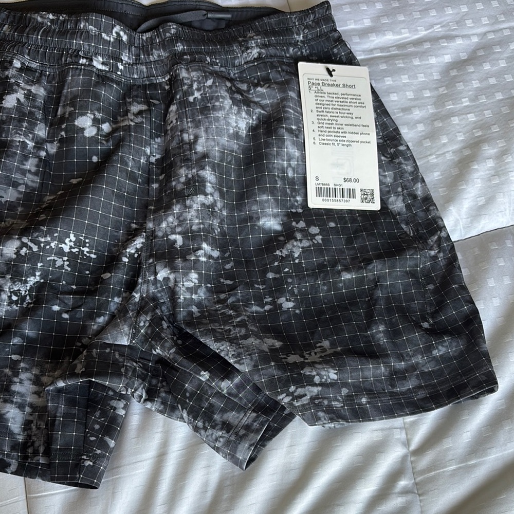 Lululemon men’s Black and Gray Athletic Shorts with Tie-Dye Effect